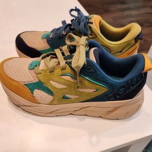 Genuine Hoka womens size 8 shoes in good condition